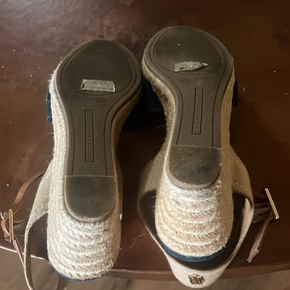 Tommy Hilfinger wedge heels hardly worn .  I can’t wear heels - Picture 3 of 3